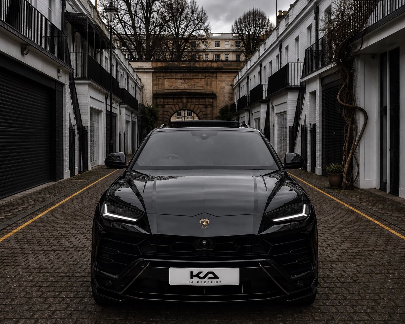 Lamborghini Urus Black